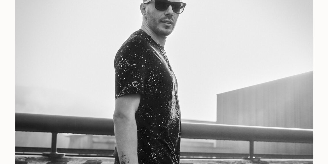 Sean Norvis, DJ-ul care a adus o piesă pe locul 1 în trending timp de opt zile