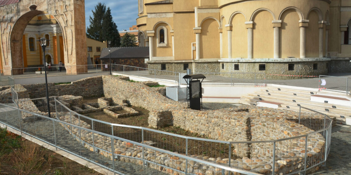 A fost finalizată amenajarea și conservarea ruinelor din Centrul Caransebeșului