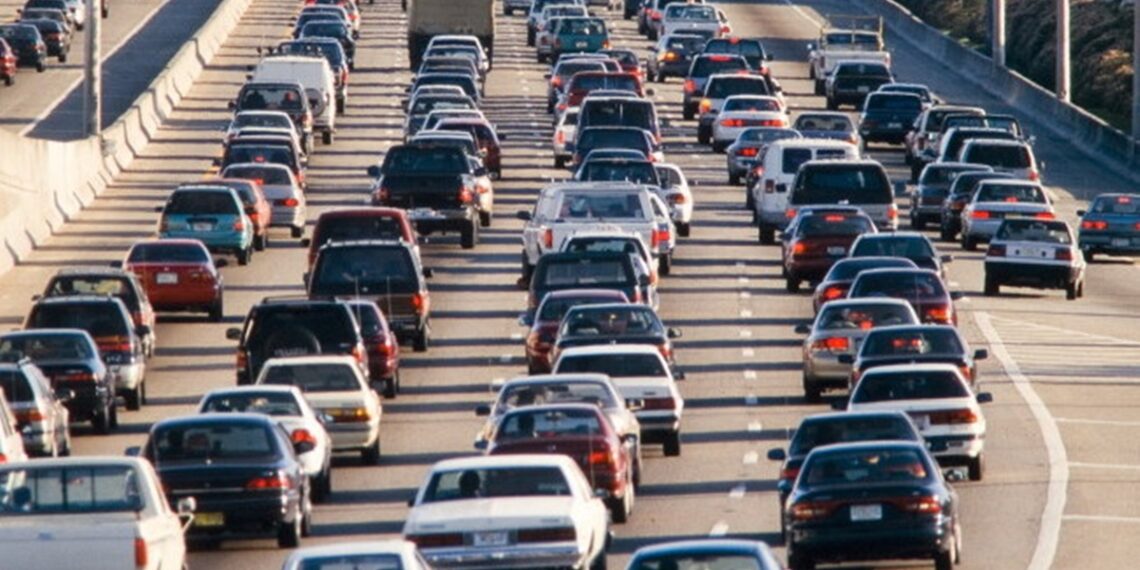 Poliția le recomandă turiștilor care se întorc din minivacanță să fie responsabili și prudenți