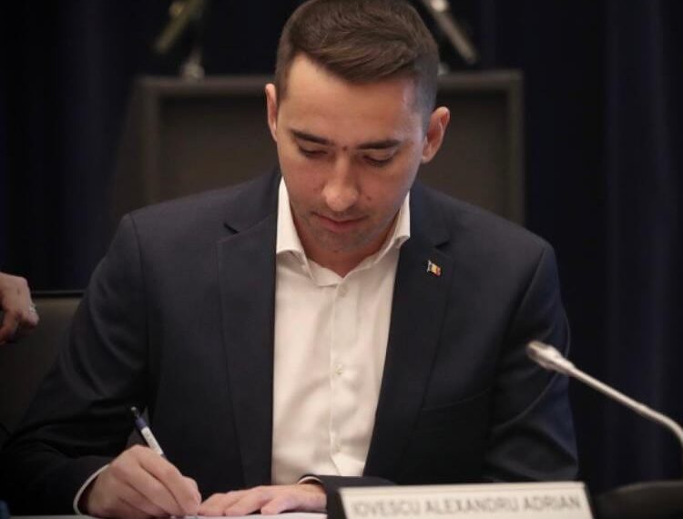 Nica, blamat de PSD pentru împărțirea banilor pe criterii politice