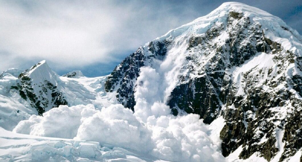 Salvamontiștii recomandă prudență pentru turișii care petrec Revelionul la schi