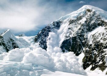 Salvamontiștii recomandă prudență pentru turișii care petrec Revelionul la schi