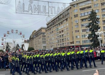 Parada de 1 Decembrie a atras mii de persoane în centrul Timișoarei