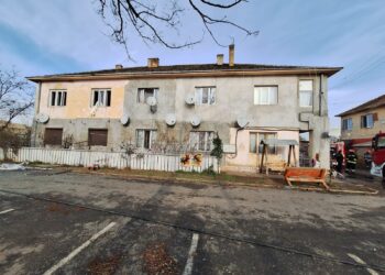 Patru persoane au ajuns la spital după explozia unei butelii într-un bloc din Giarmata