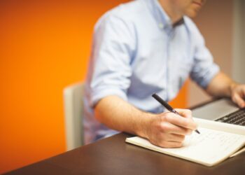 Ministerul Finanțelor și ANAF oferă suport pentru completarea și depunerea Declarației 112. Care e termenul limită