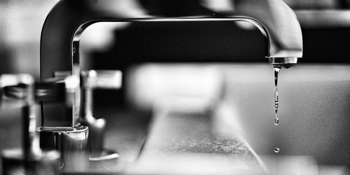 Se lucrează la rețelele de apă. Unde va fi întreruptă furnizarea