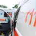 O femeie a ajuns la spital după ce mașina în care se afla a fost lovită de un alt autoturism condus de un șofer de 75 de ani