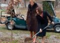 Maia Sandu a plantat un stejar la Castelul Regal de la Săvârșin