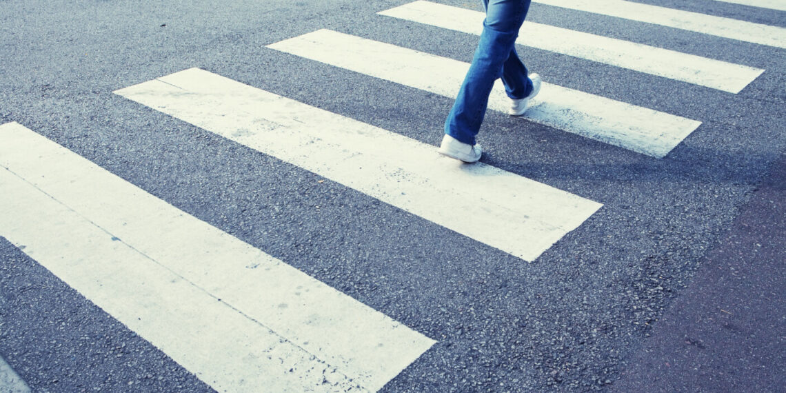 Un băiat de 15 ani a fost lovit de o mașină, pe o trecere de pietoni din Dumbrăvița