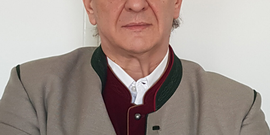 Directorul Operei Naționale Române din Timișoara, decorat cu Ordinul Național „Pentru Merit” în grad de Cavaler