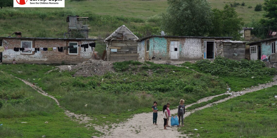 Salvați Copiii: Unu din cinci copii români nu ajunge să finalizeze școala la timp