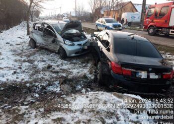 Accident grav în localitatea Jebel. Doi adulți și un copil au ajuns la spital