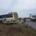 VIDEO Accident grav pe DN 69. Un camion s-a ciocnit cu un autobuz plin de pasageri. Pompierii au activat Planul Roșu de intervenție