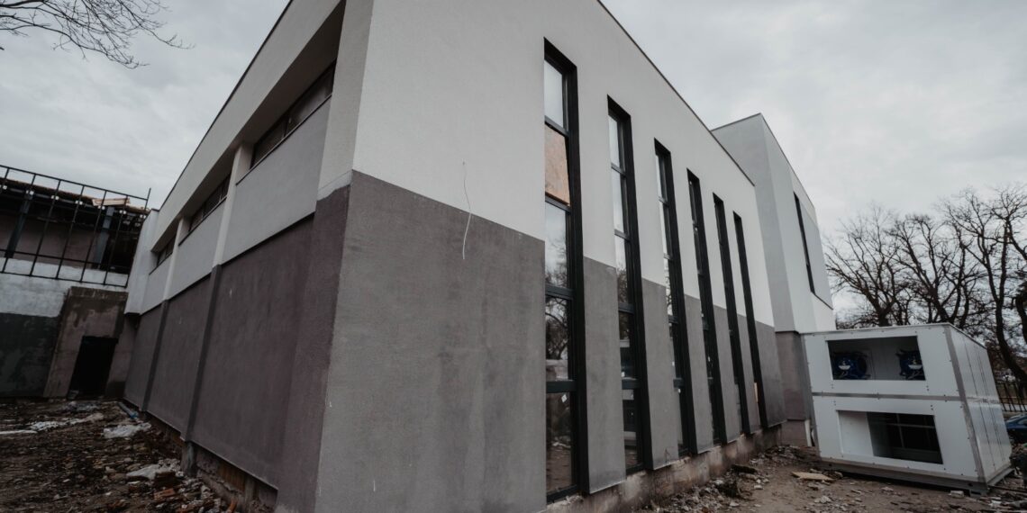 Noua centrală de tratare a aerului a sosit la Clinica de Balneologie. În ce stadiu sunt lucrările