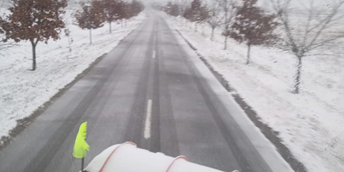 Se intervine pentru deszăpezirea drumurilor județene din Timiș