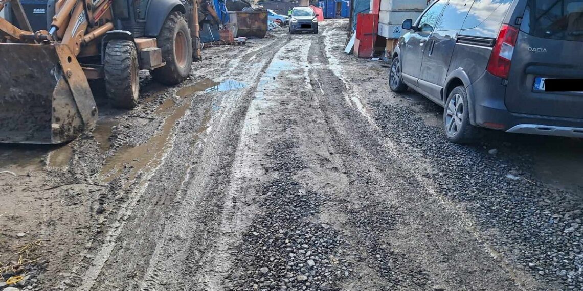 Firmă de pe strada Porumbescu, amendată pentru murdărirea domeniului public cu noroi. Sute de amenzi pe șantiere