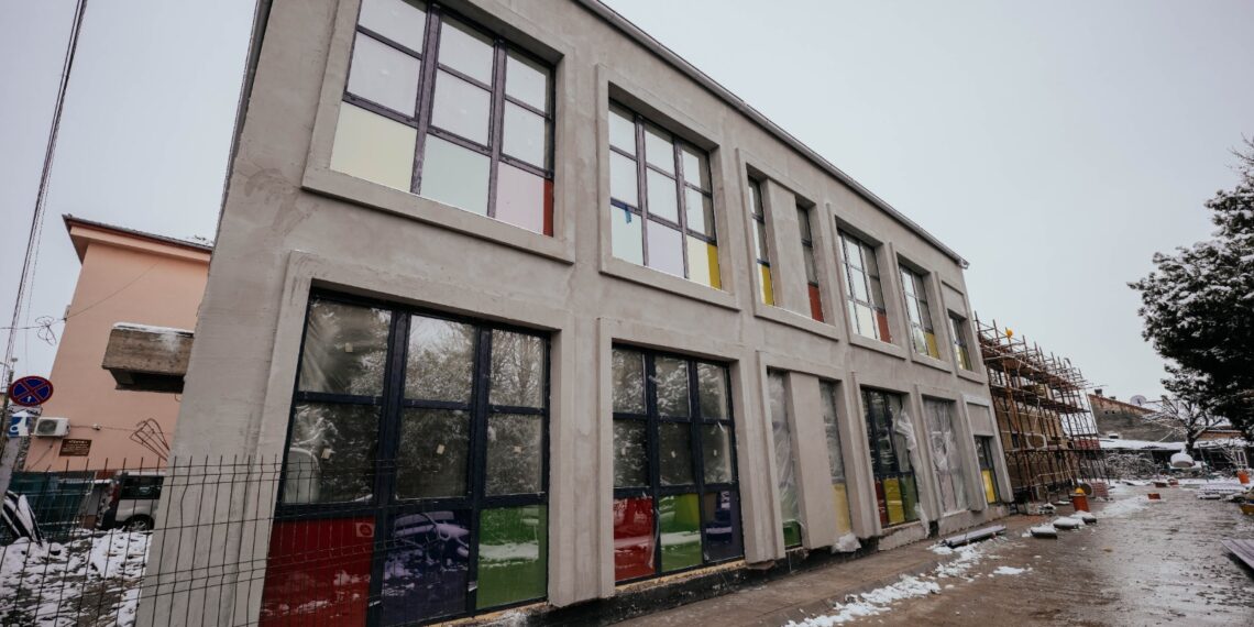 Primăria Timișoara a ridicat o clădire nouă pentru Școala Gimnazială 13