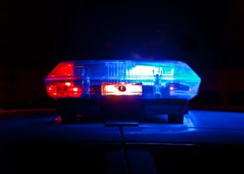 O femeie cu mandat european de arestare, găsită de polițiștii de la Băile Herculane