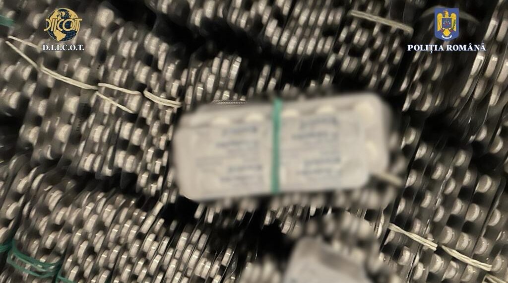 Cantități mari de droguri de risc, sub formă de medicamente, depistate la Arad