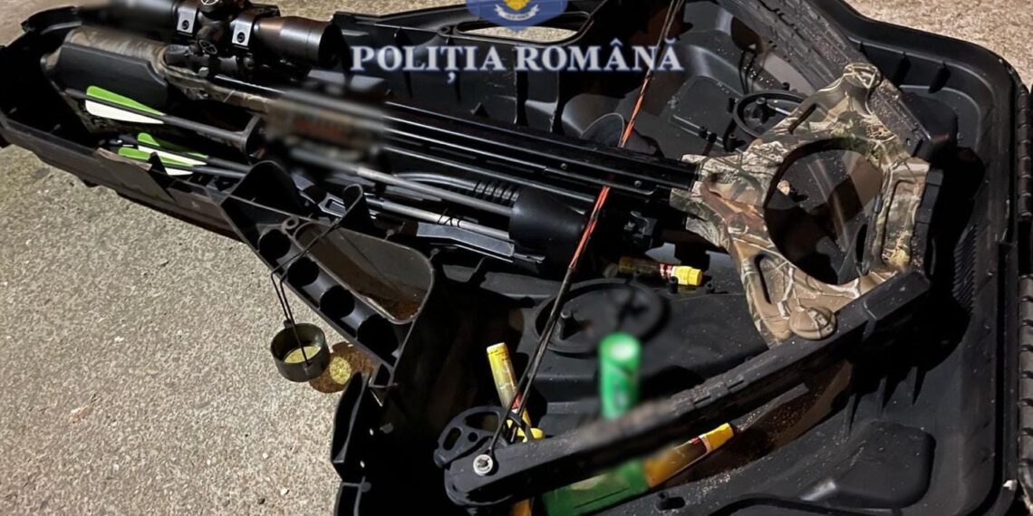 Percheziții în localitatea Rusca Montană. Doi bărbați sunt bănuiți că dețineau ilegal arme letale