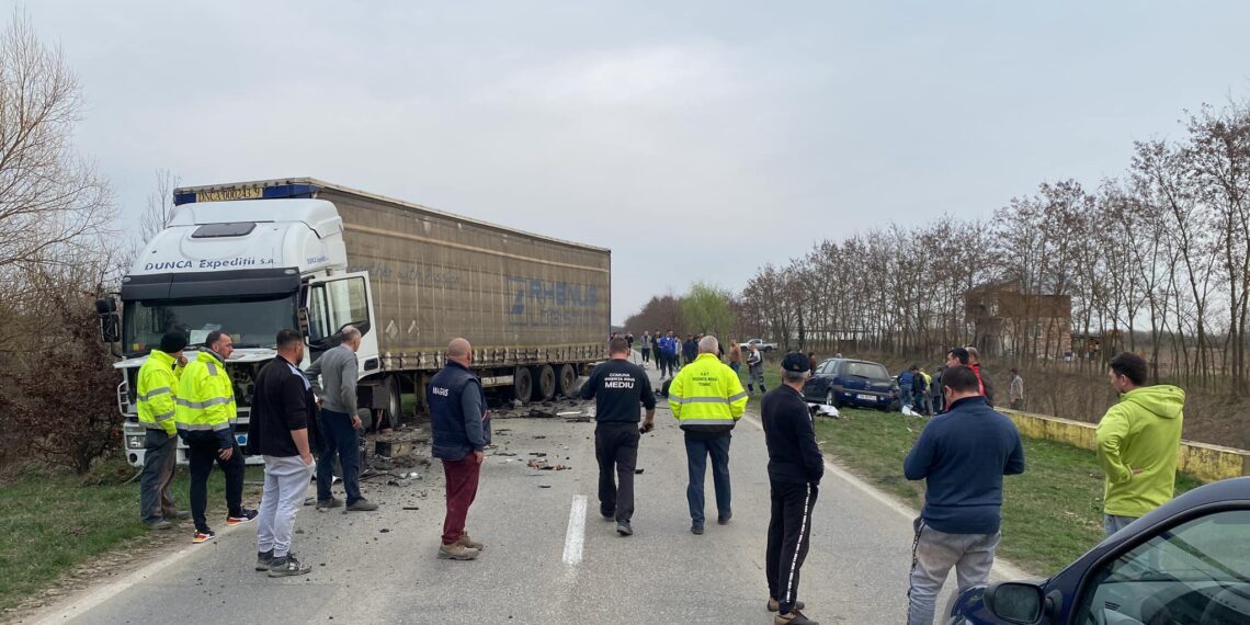 Un tânăr de 28 de ani a ajuns la spital în urma unui accident ce a avut loc pe șoseaua dintre Moșnița Nouă și Albina