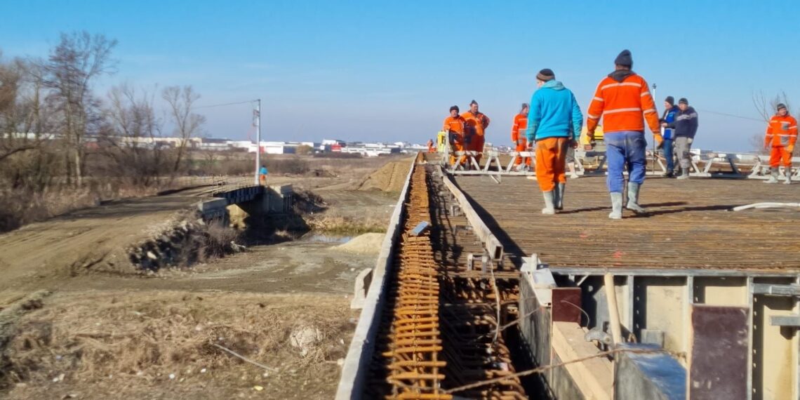 Peste 300 de muncitori, mobilizați pe șantierul centurii de ocolire Timișoara Sud