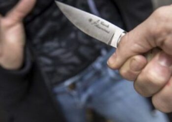 Scandal în localitatea Căprioara. Un bărbat a fost înjunghiat