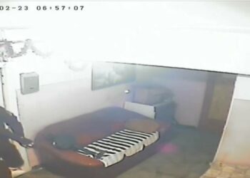 Un reșițean s-a trezit cu mascații în casă. Oamenii legii au greșit adresa