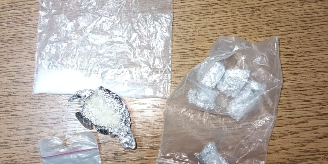 Doi tineri depistați cu droguri de jandarmi într-o clădire dezafectată din Timișoara