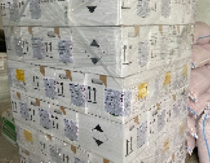 Aproape 2.000 de flacoane de pesticid, confiscate de polițiști