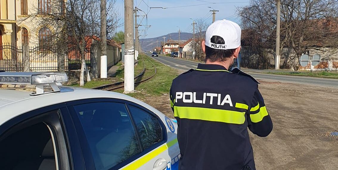 FOTO & VIDEO. Arad: Peste 400 de amenzi și 5 dosare penale, la o razie a polițiștilor rutieri