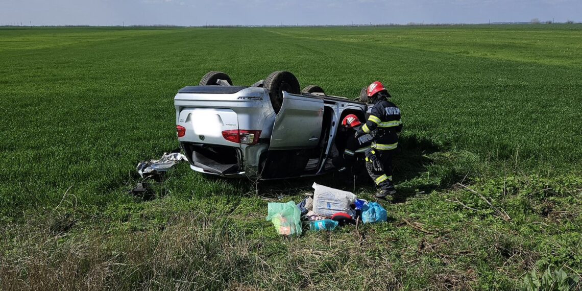 Accident rutier pe DN 79. Două persoane au ajuns la spital