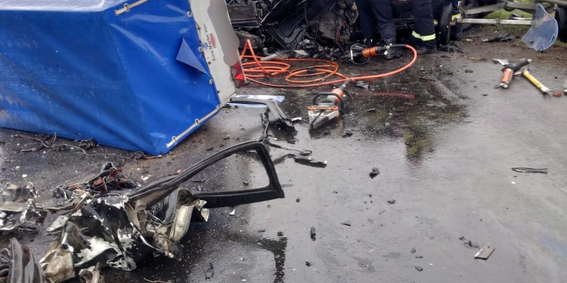 Un mort și 6 răniți într-un accident cu 3 mașini