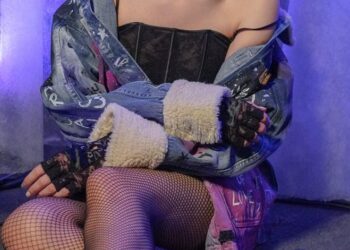 Yvonne a lansat clipul „Should Have Listened”