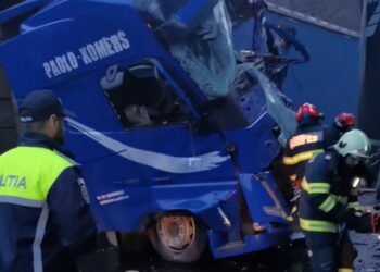 Trafic blocat pe DN 6, în Caraș-Severin, în urma unui accident rutier