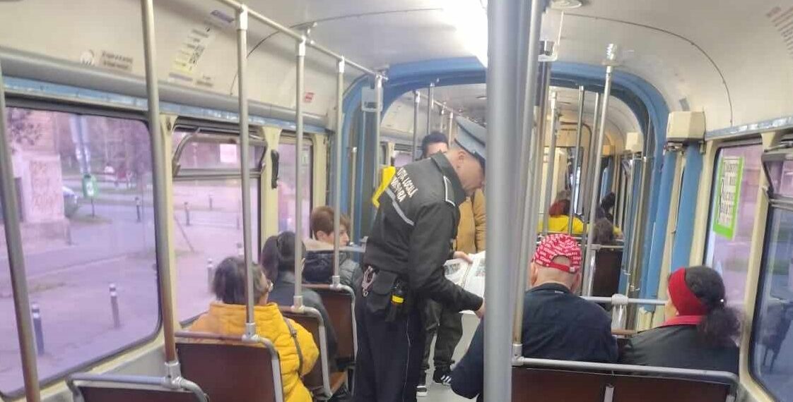 Acțiune a polițiștilor locali în mijloacele de transport în comun și pe malurile Begăi