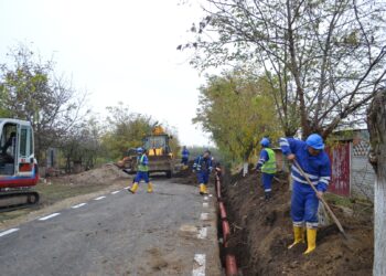 Un pas până la finalizarea investiției. Canalizare completă în comuna Comloșu Mare