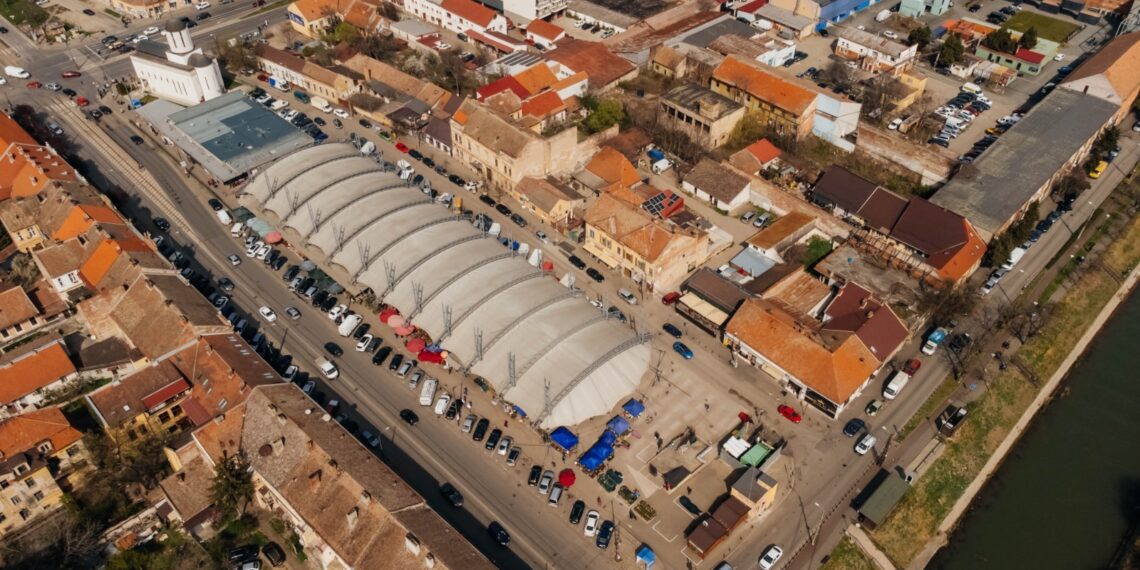 Circulație închisă aproape două luni în zona Badea Cârțan pentru reconfigurarea pieței