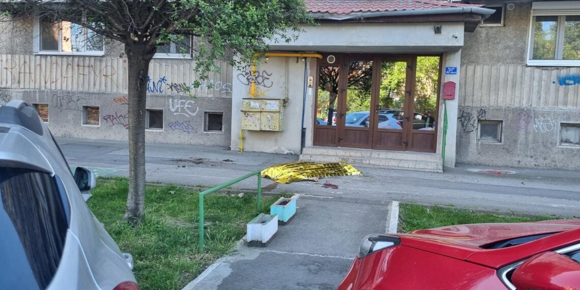 Un bătrân s-a aruncat în gol de la etajul 8 al unui bloc din Timișoara