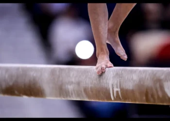 Gimnast de lot național legat de calorifer și tuns de doi colegi în cantonamentul de la Reșița