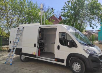 Un autolaborator mobil pentru monitorizarea calității aerului a intrat în dotarea Agenţiei pentru Protecţia Mediului Timiș