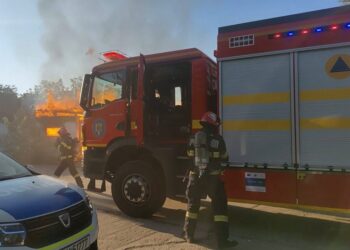 Incendiu la o clădire abandonată din Arad