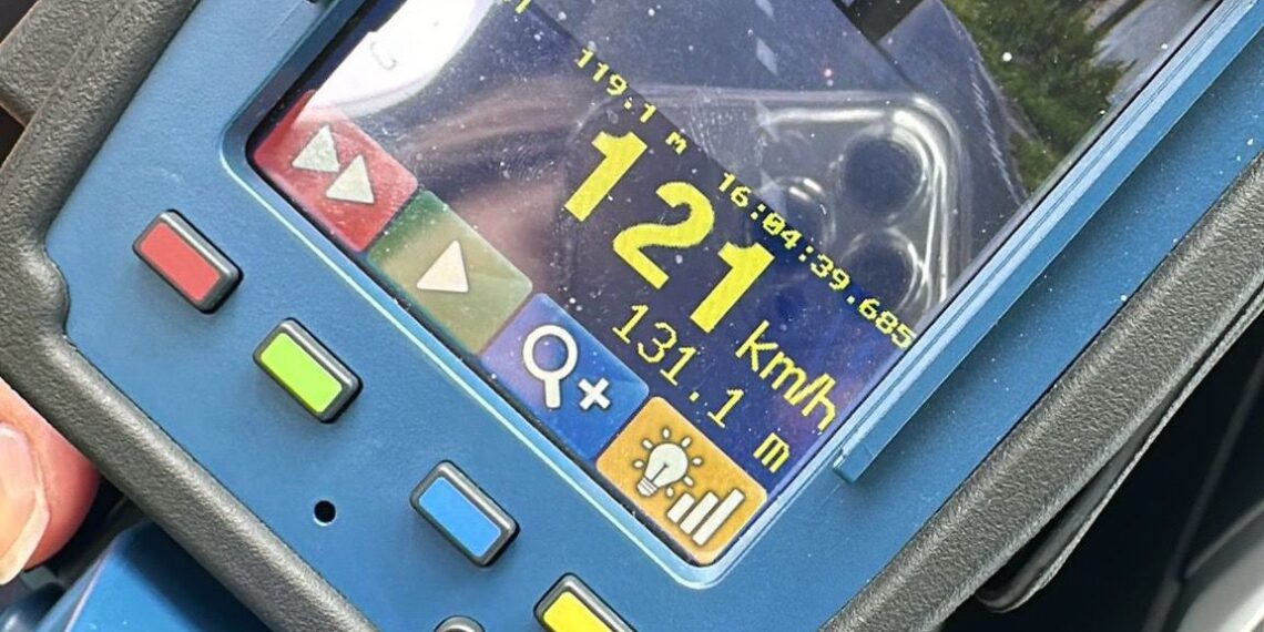 Permis suspendat după ce șoferul a depășit cu 71 km/h viteza legală