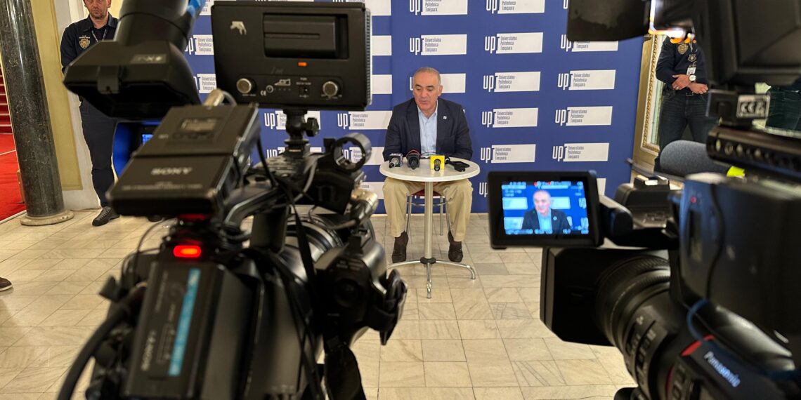 Marele şahist Garry Kasparov participă la evenimentul „Tech Talks” organizat de Universitatea Politehnica