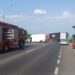 Accident între două autoutilitare, un tir și o mașină