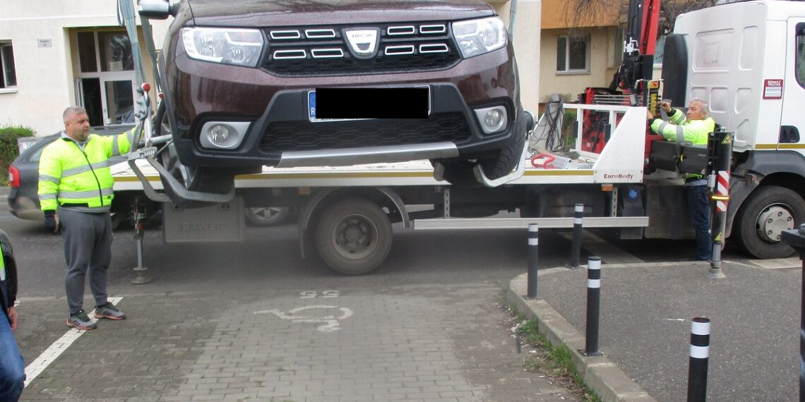 Între 2.000 și 10.000 lei, amenda pentru șoferii din Timișoara care parchează pe locurile persoanelor cu dizabilități