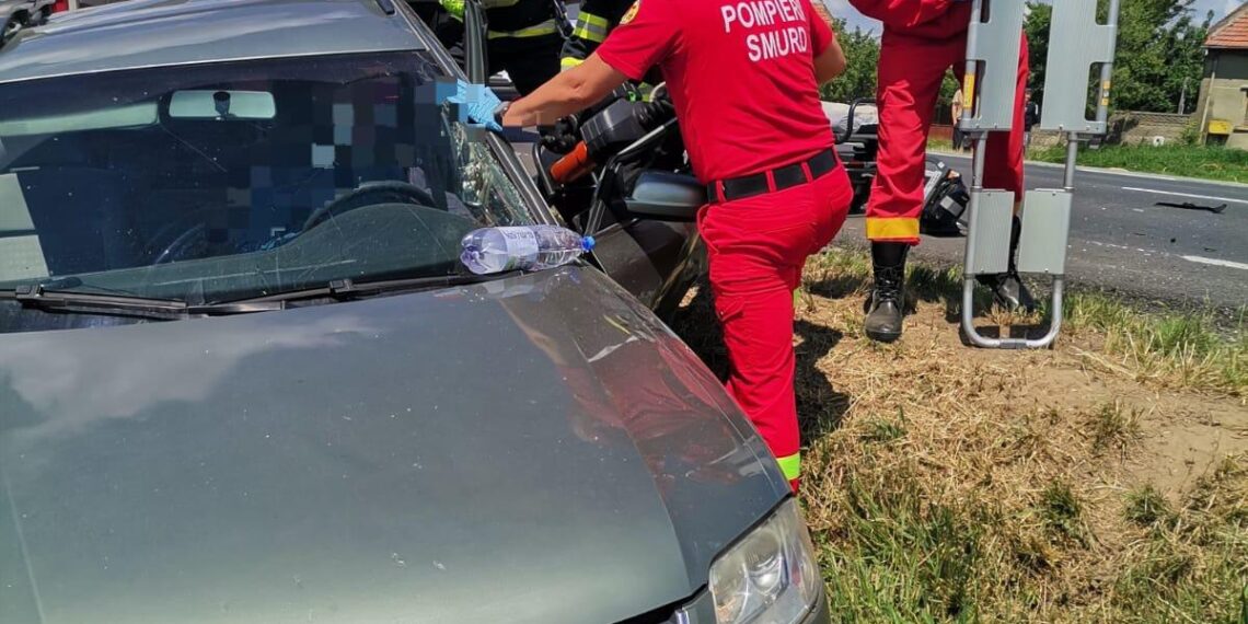 Accident rutier în localitatea Belinț. O persoană a fost încarcerată