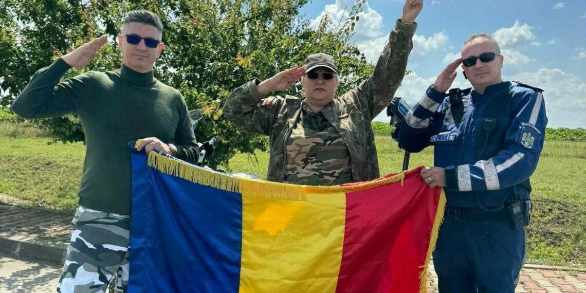 Scandalos. Diana Șoșoacă s-a filmat în uniformă militară