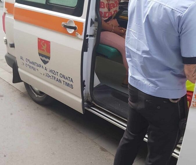 O tânără din Arad a fost prinsă în timp ce se bronza pe șalupa Poliției Locale