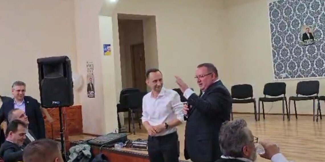 Sloganul „Fără penali în funcții publice”, o fumigenă aruncată de USR și preluată de Alianța Dreapta Unită